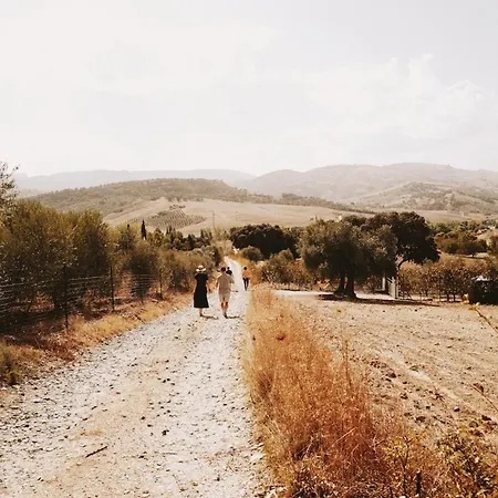 La Marquesa - Country In