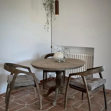 La Marquesa - Country In *