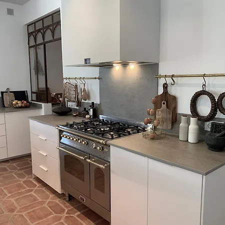 La Marquesa - Country In